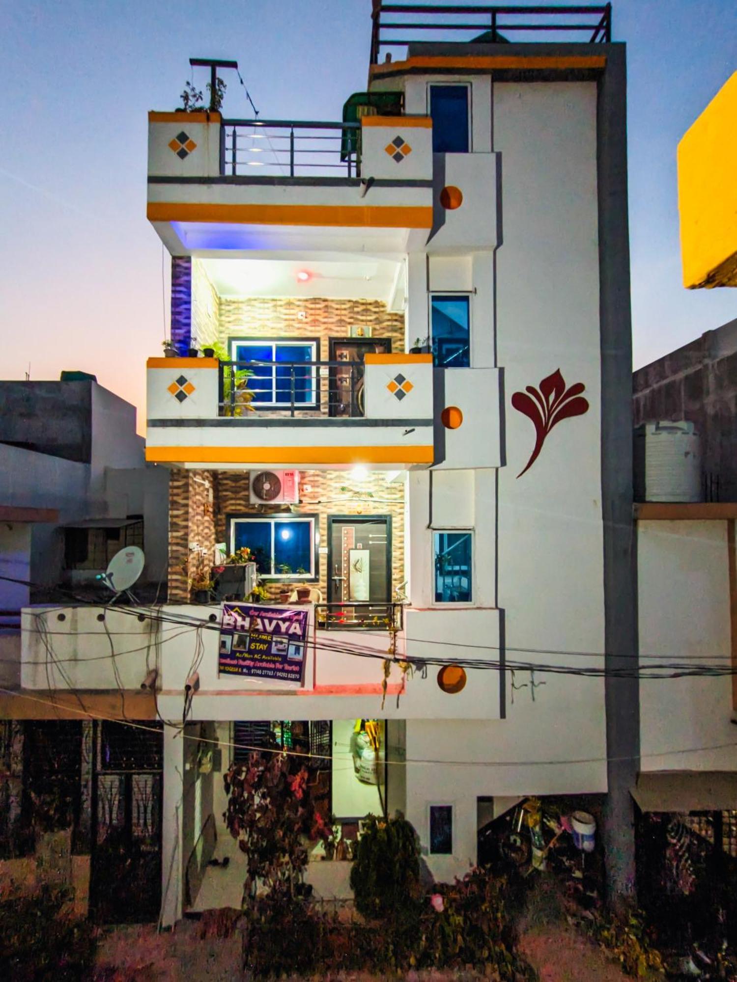 Bhavya Homestay Garudeshwar ภายนอก รูปภาพ