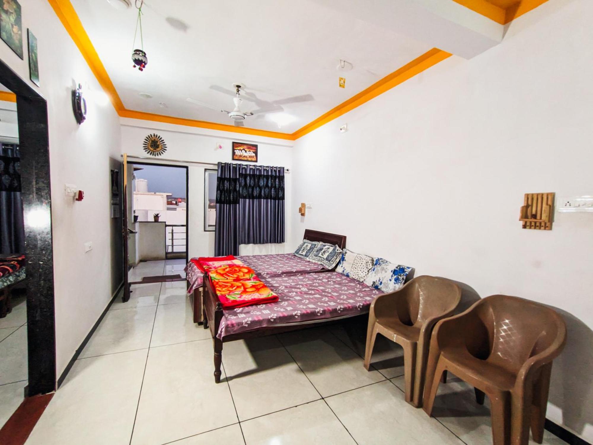 Bhavya Homestay Garudeshwar ภายนอก รูปภาพ