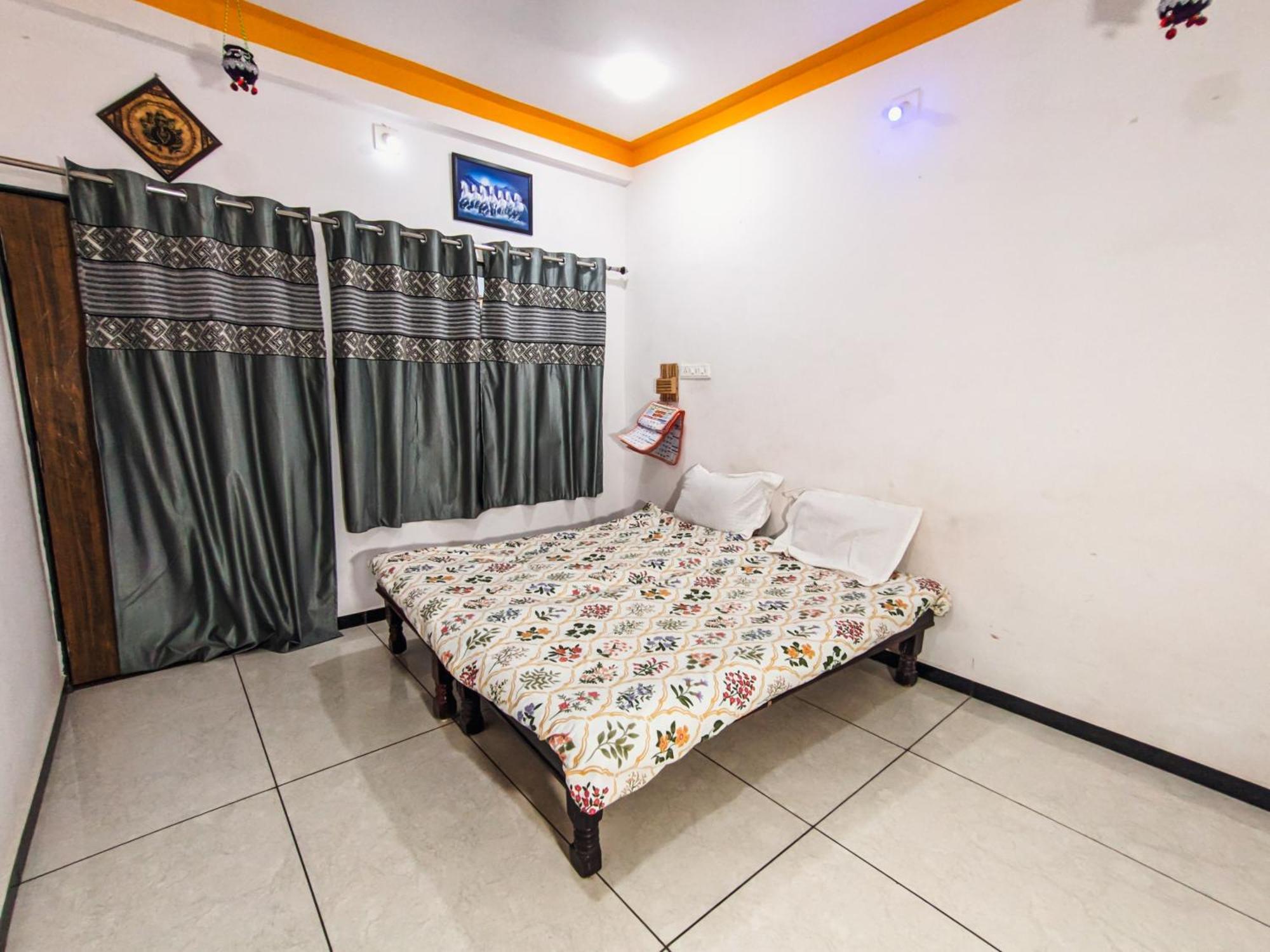 Bhavya Homestay Garudeshwar ภายนอก รูปภาพ