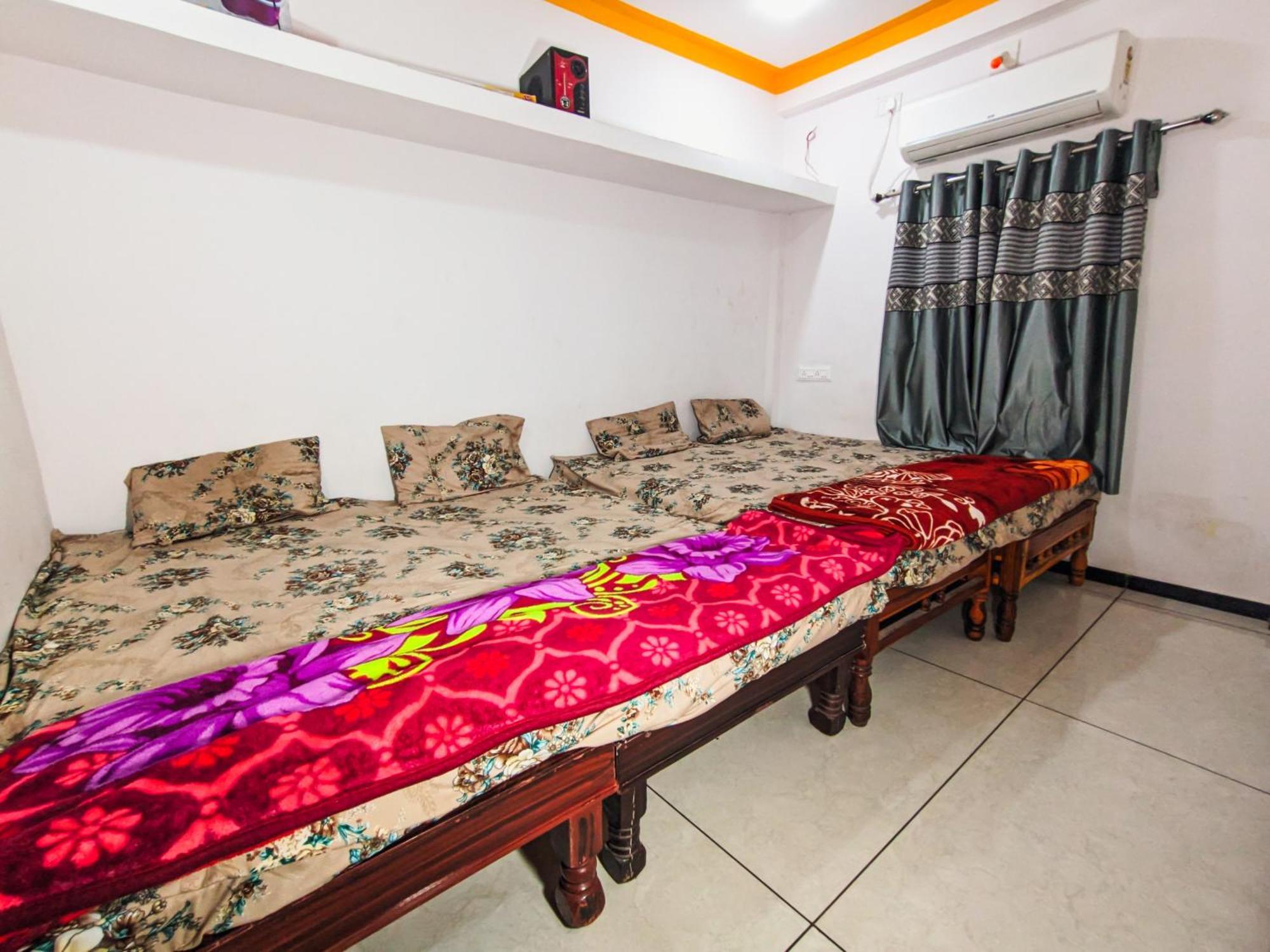 Bhavya Homestay Garudeshwar ภายนอก รูปภาพ