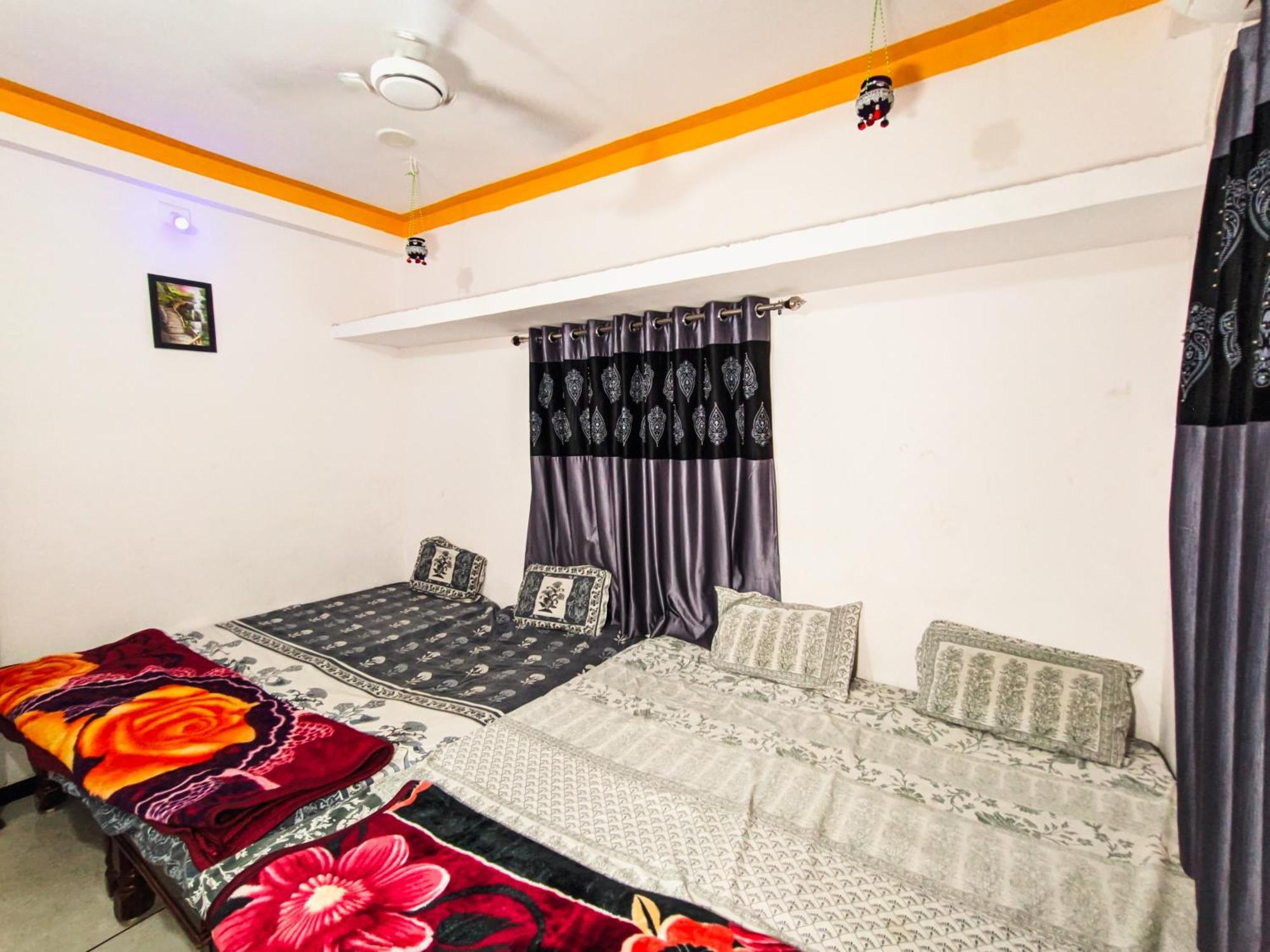 Bhavya Homestay Garudeshwar ภายนอก รูปภาพ